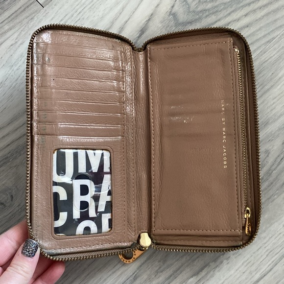 Marc Jacobs Wallet - Picture 3 of 5
